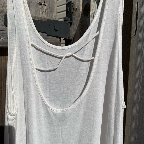 Guess Beach/Bathing Suit Cover - Picture 4 of 6